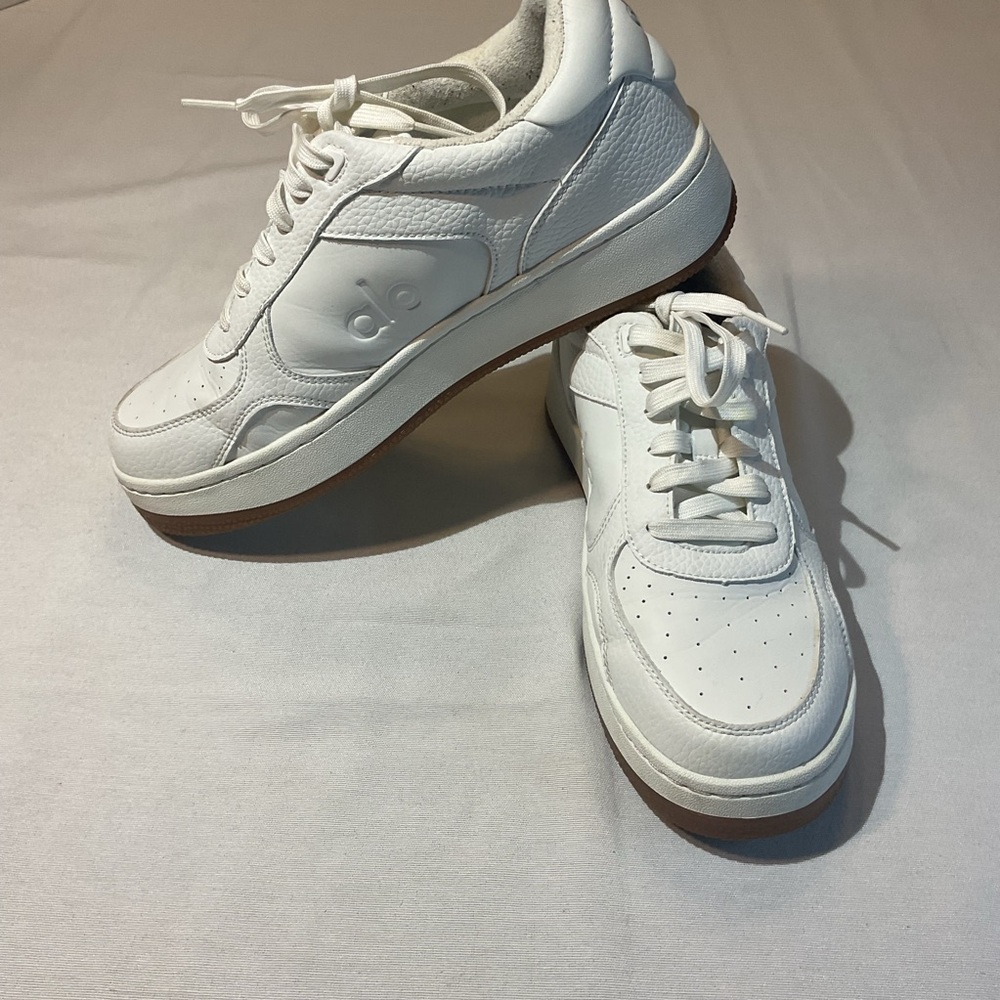 Alo Yoga Recovey Mode Shoes Sneakers Pure White Size M8 W9.5 Comfy Lace Tie-Up - Picture 4 of 10